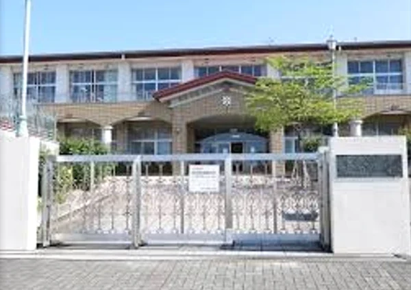 School building at Aobadai Elementary School